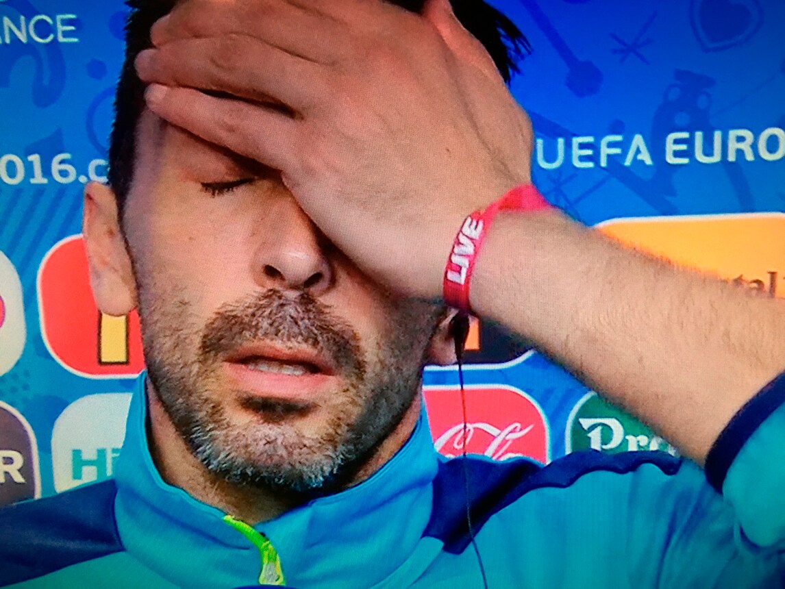 Italia, Buffon in lacrime: «Finisce un sogno»