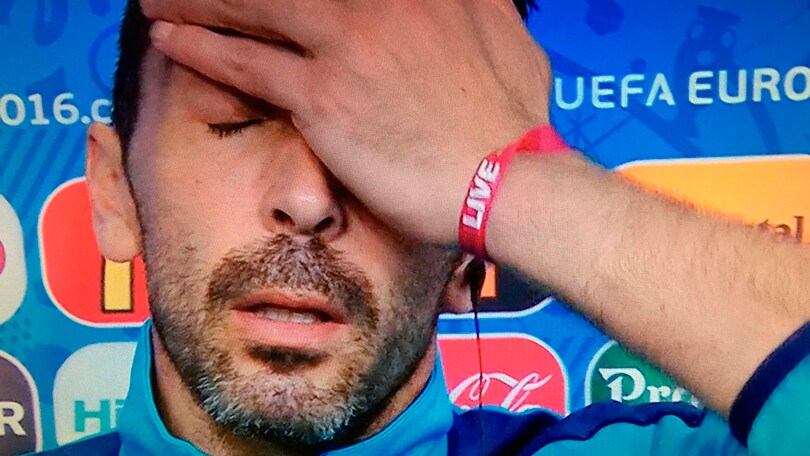 Italia, Buffon in lacrime: «Finisce un sogno»