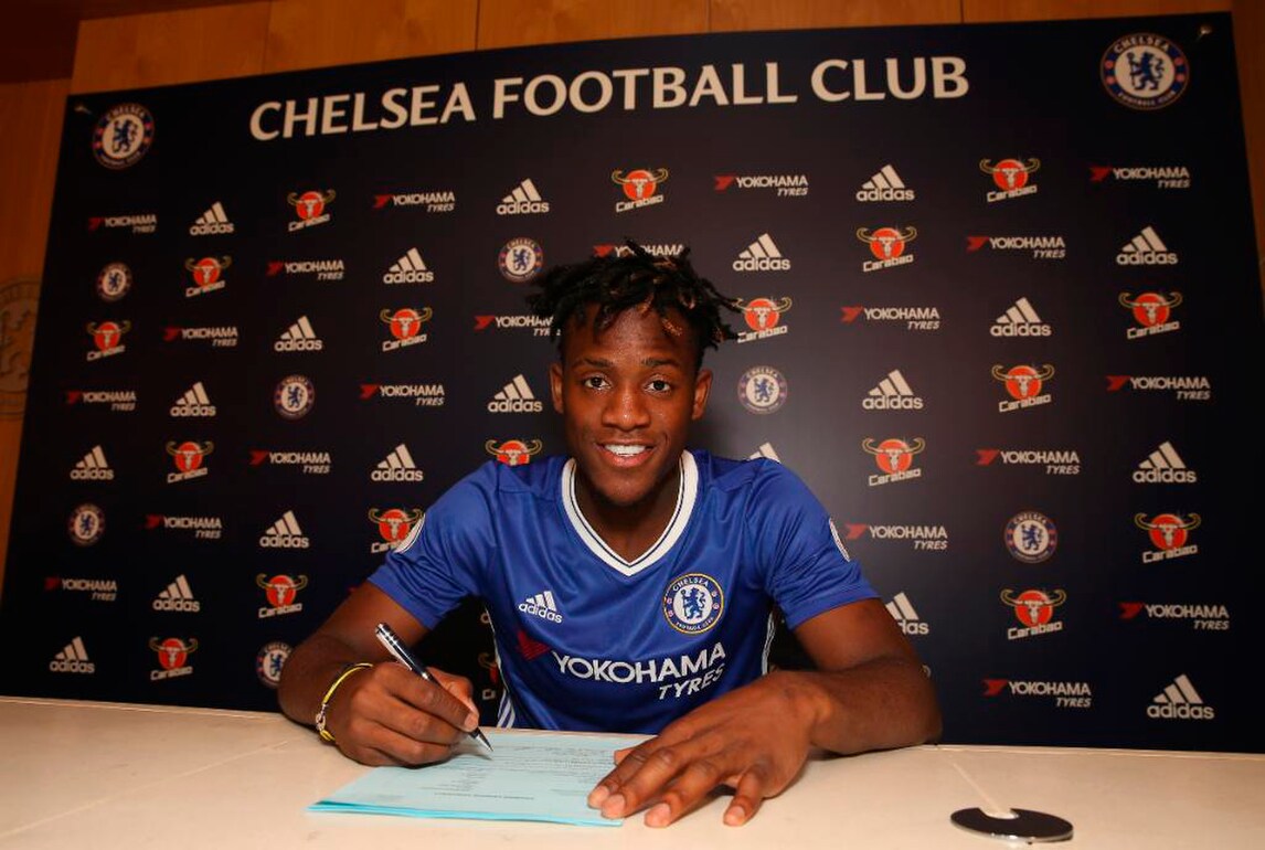 Calciomercato, Batshuayi si presenta al Chelsea: «Non vedo l'ora di lavorare con Conte»