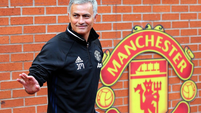 Manchester United, presentato Mourinho
