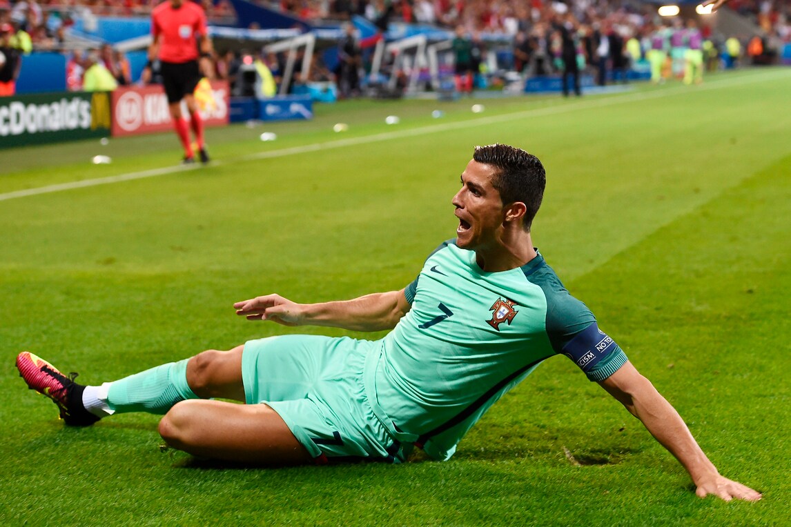 Euro 2016, Portogallo-Galles 2-0: Ronaldo gol e assist per Nani, lusitani in finale