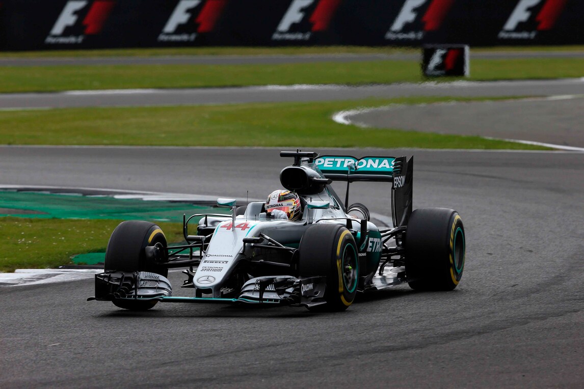 F1: pole record per Hamilton, Vettel partirà undicesimo