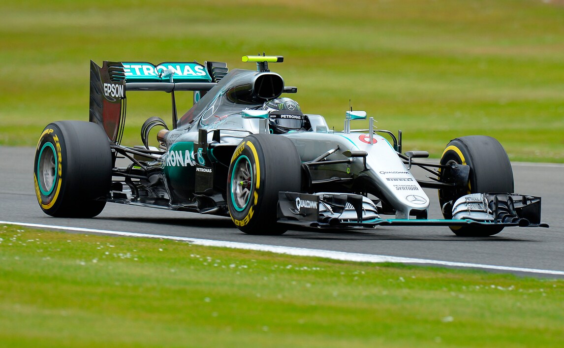 F1, a Silverstone partenza con Safety Car