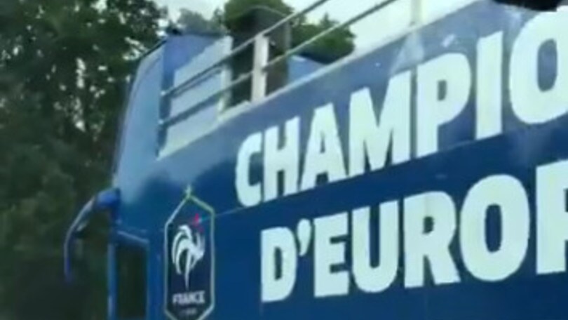 Euro 2016, la Francia ci credeva: ecco il bus per la festa