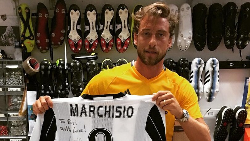 Juventus, Marchisio scrive a Rihanna e le regala la maglia