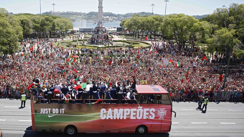 Il Portogallo torna a casa: festa infinita a Lisbona per i campioni d'Europa