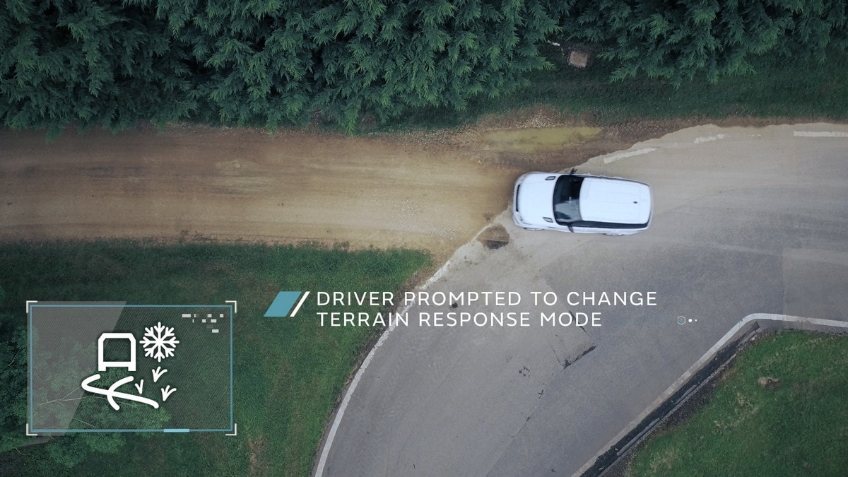 Land Rover, la guida autonoma va in fuoristrada