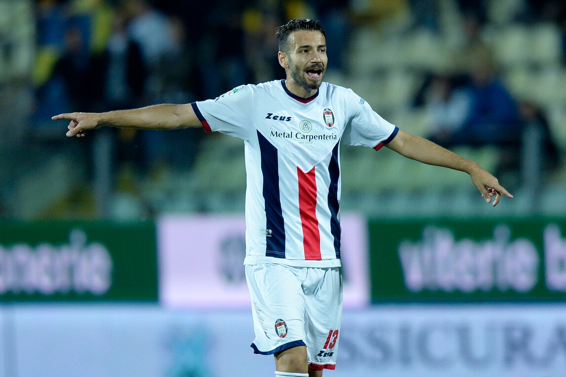 Calciomercato Crotone, Ferrari resta. C'è Santini in attacco