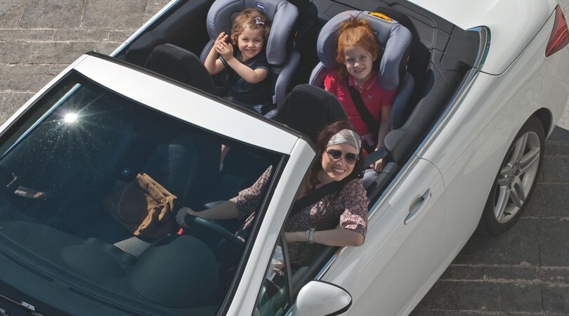 Vacanze estive con i bambini, attenti al seggiolino