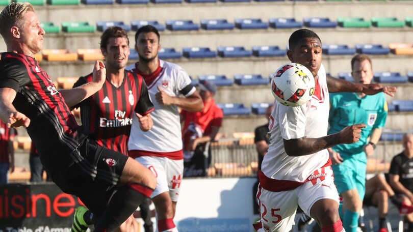 Serie A, Milan-Bordeaux 2-1, doppietta di Suso