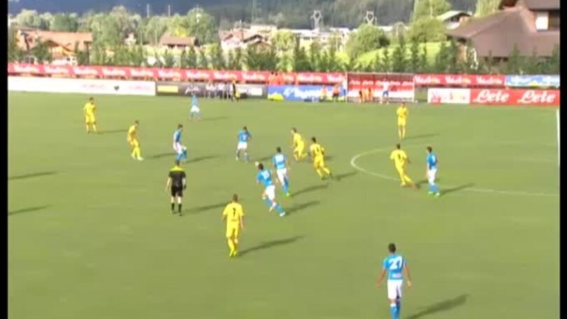 Napoli, dieci gol in amichevole