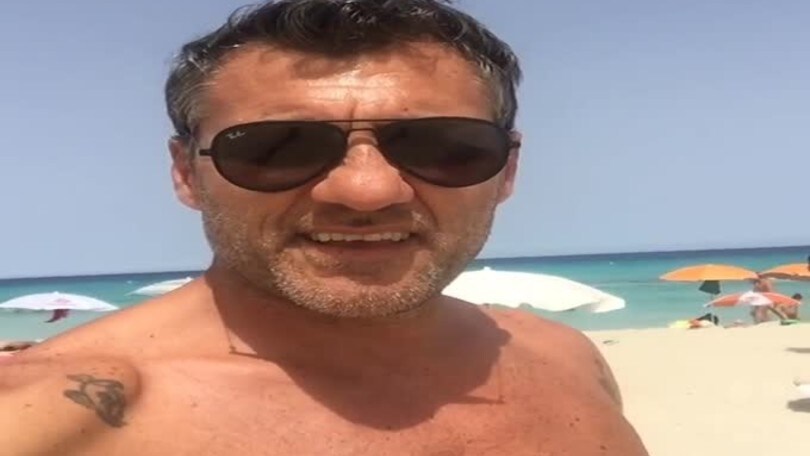 Vieri a Formentera: parte l'invito a Borriello