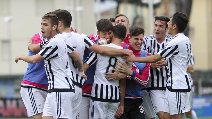 Calciomercato, il Sassuolo conta su Lirola dalla Juventus
