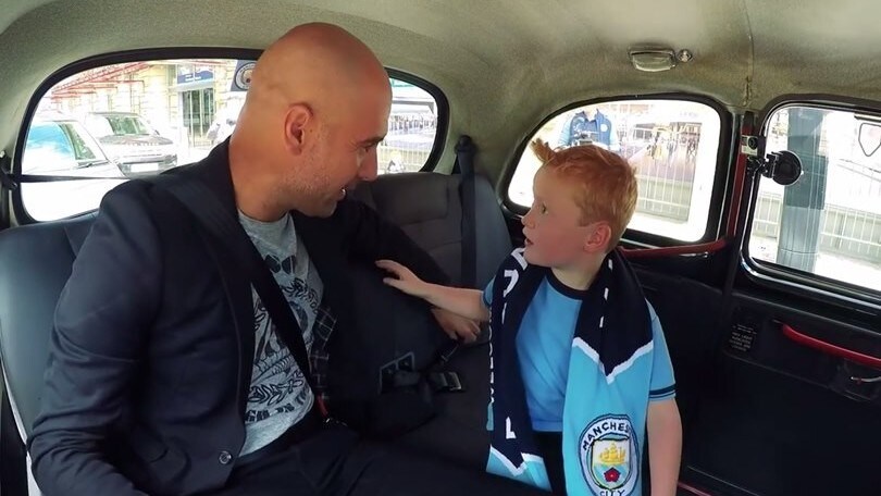 Il bambino tifoso del City a Guardiola: «Diventiamo amici?»