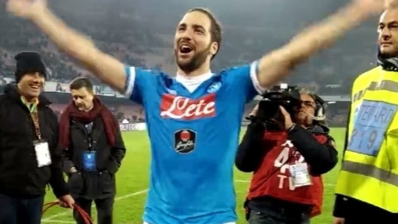 Un giorno all'improvviso? Higuain gà canta "Ale' Juve"
