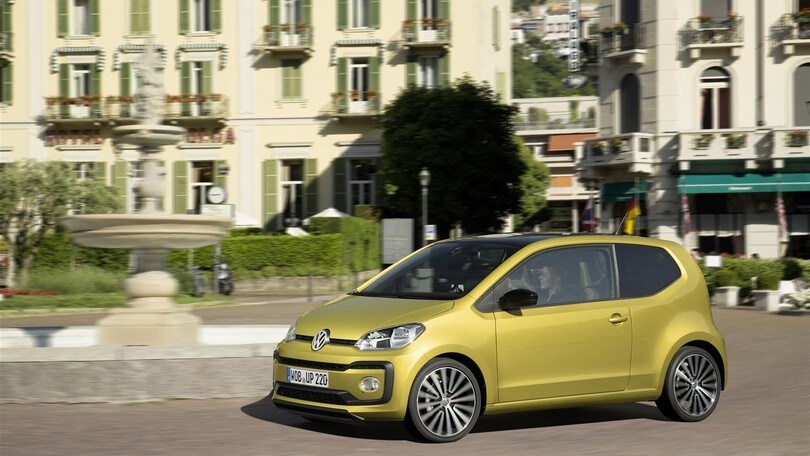 Volkswagen Up, il video del restyling 2016