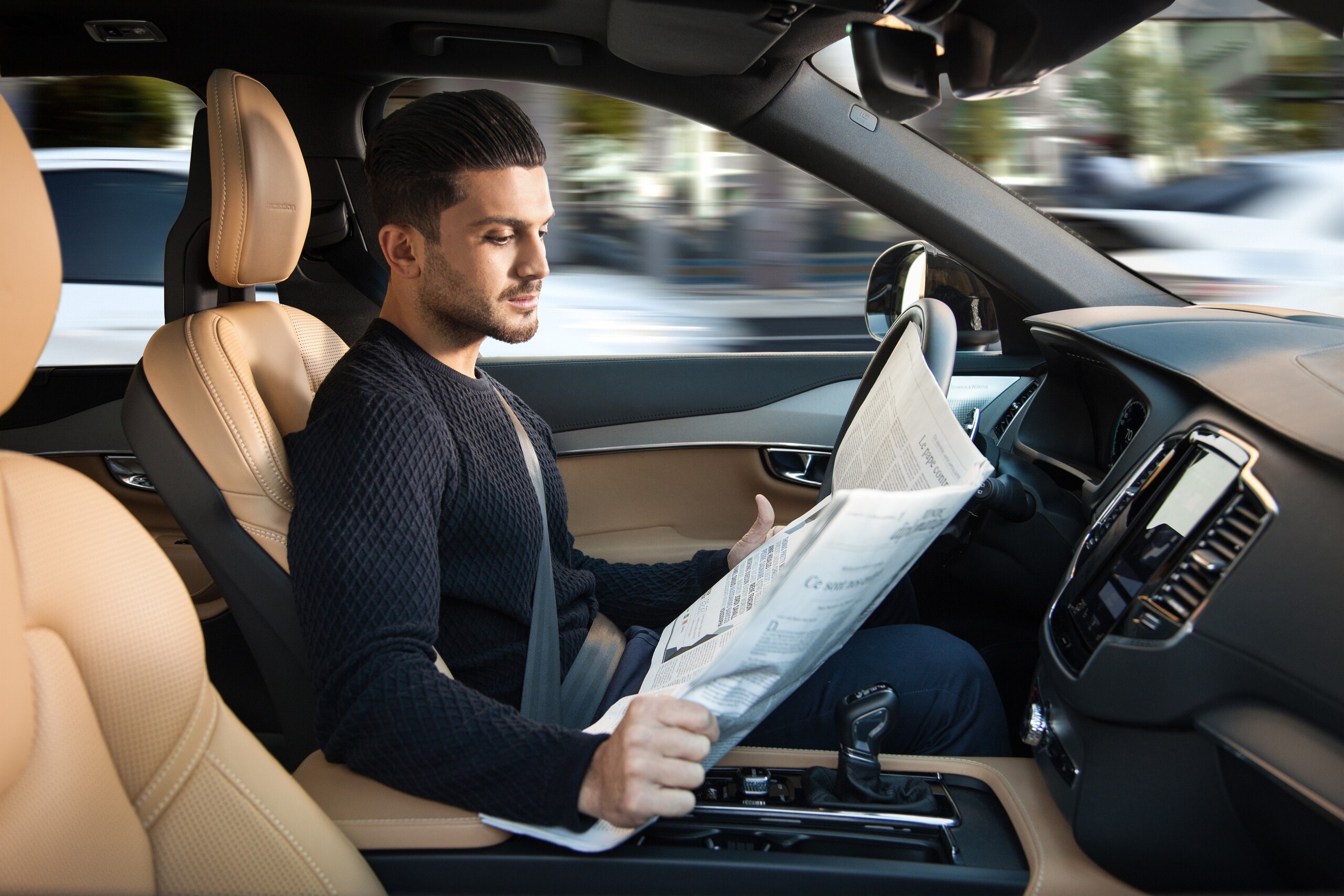 Volvo, la guida autonoma sarà pronta nel 2021