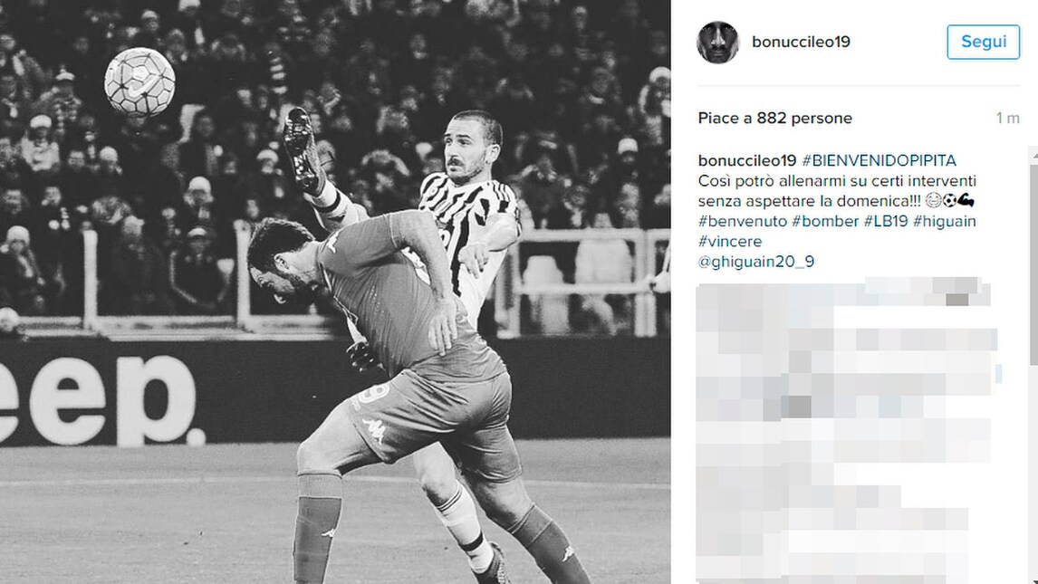 Juventus, Bonucci accoglie Higuain a modo suo: «Benvenuto bomber»