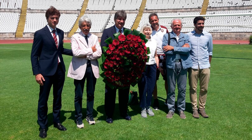 Lisbona, scoperta la targa per il Grande Torino. I familiari commossi