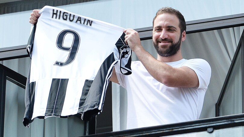 Juventus, Higuain ha scelto la numero 9