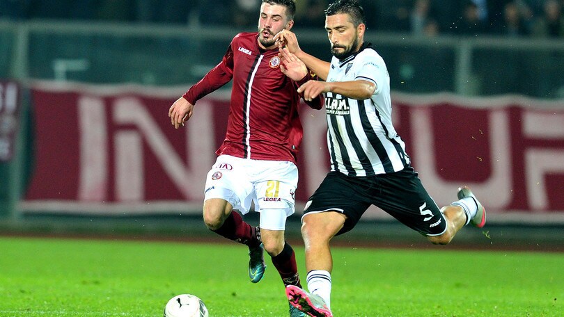 Calciomercato Ascoli, rinnovato il contratto a Mengoni