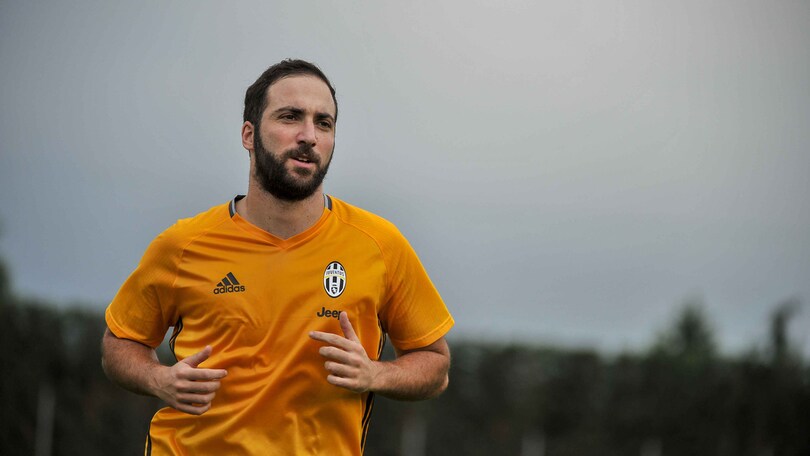 Juventus, per Higuain primo allenamento a Vinovo