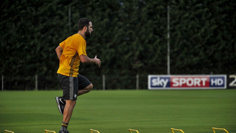 Higuain alla Juve, per i bookmaker lo scudetto è più vicino