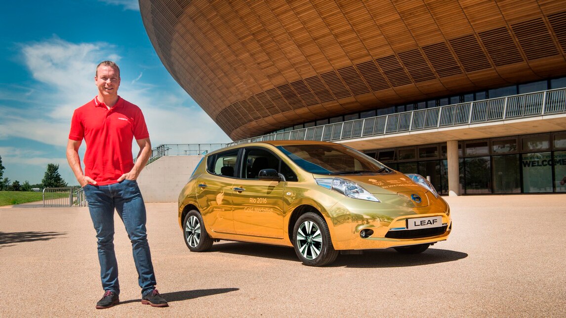 Nissan Leaf dorata: foto