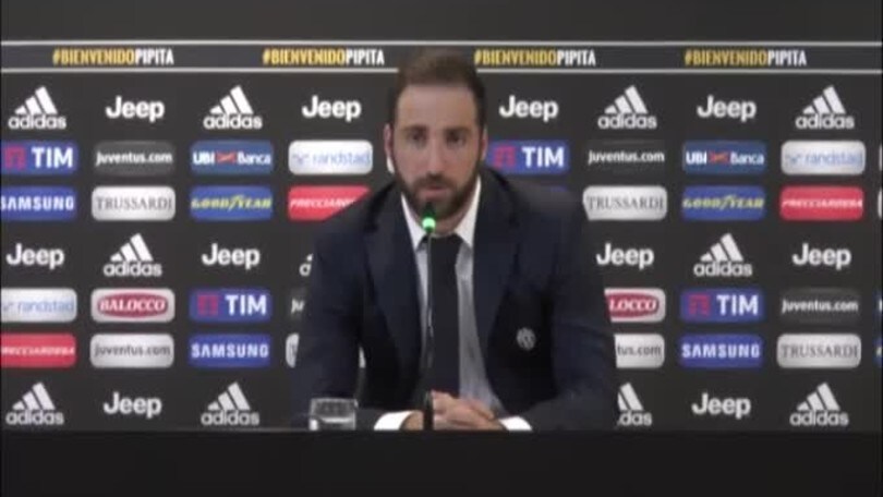 Higuain: "Via per colpa di De Laurentiis"