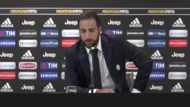 Higuain: "Sarri, ti chiedo scusa"