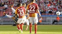 Ibrahimovic, gol in rovesciata al debutto con il Manchester United