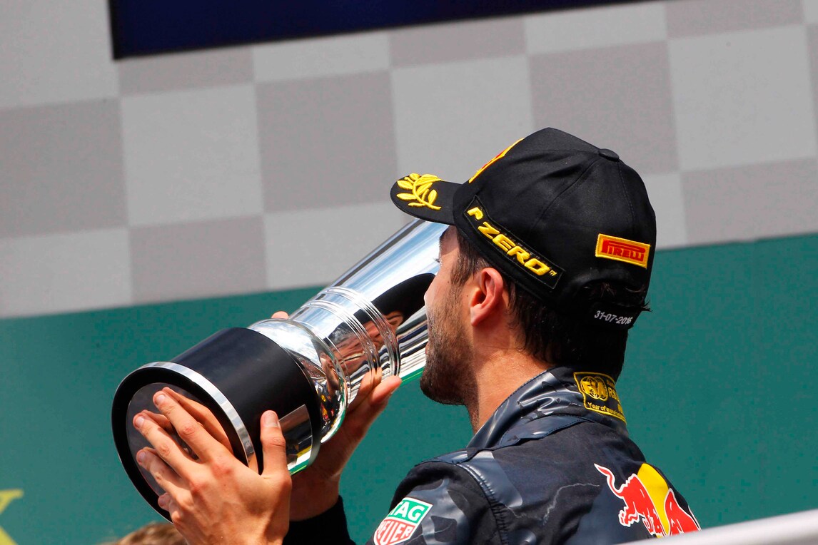 F1, Ricciardo: «È fantastico avere due Red Bull sul podio»