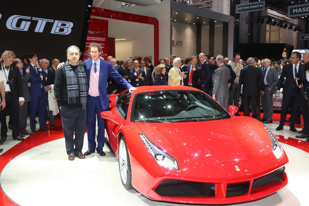 Mercato Auto: Ferrari vola, sarà un 2016 fenomenale