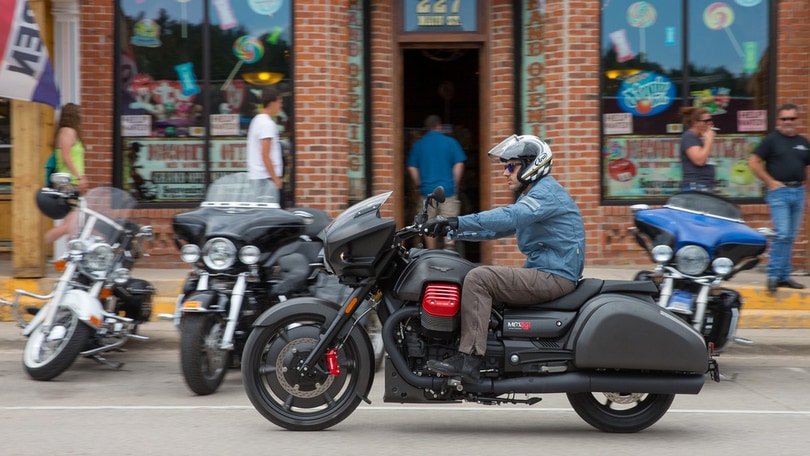 Moto Guzzi MGX-21: foto