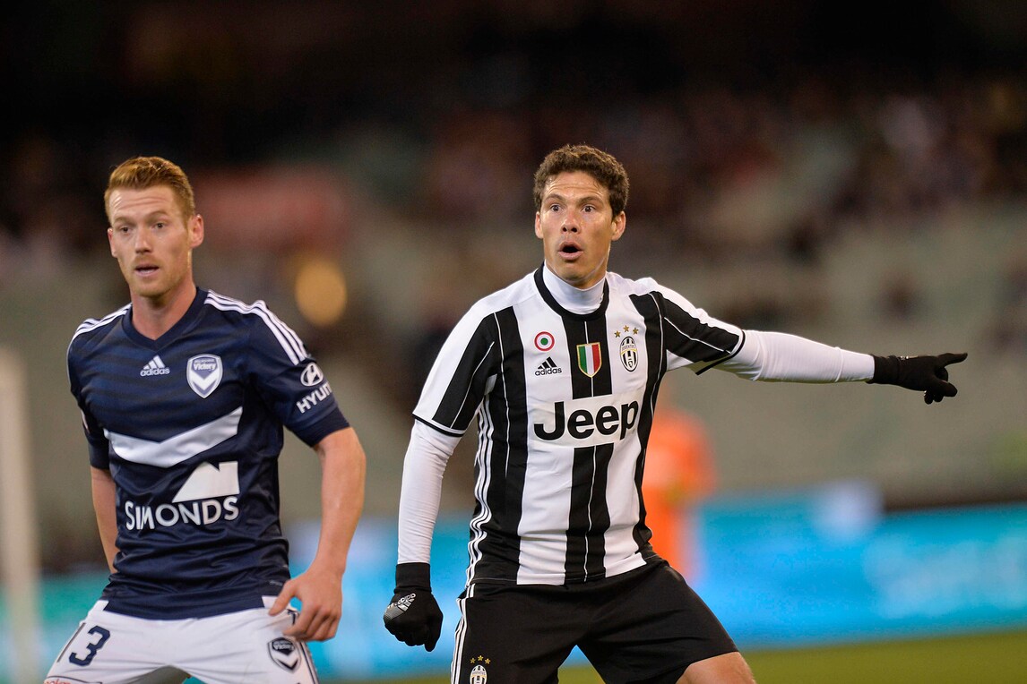 Calciomercato Juventus: Hernanes resta in bilico, Valencia-Benfica il duello