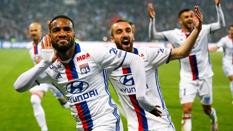 Calciomercato Lione: «Due club di Premier League vogliono Lacazette»