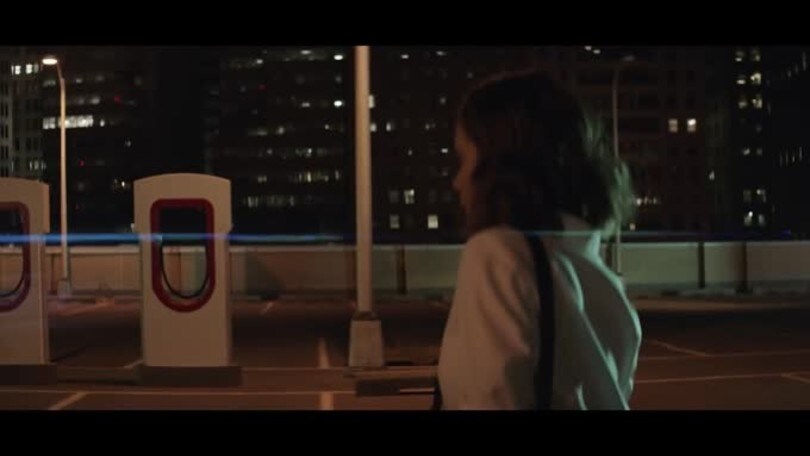BMW contro Tesla, lo spot di sfida negli Stati Uniti