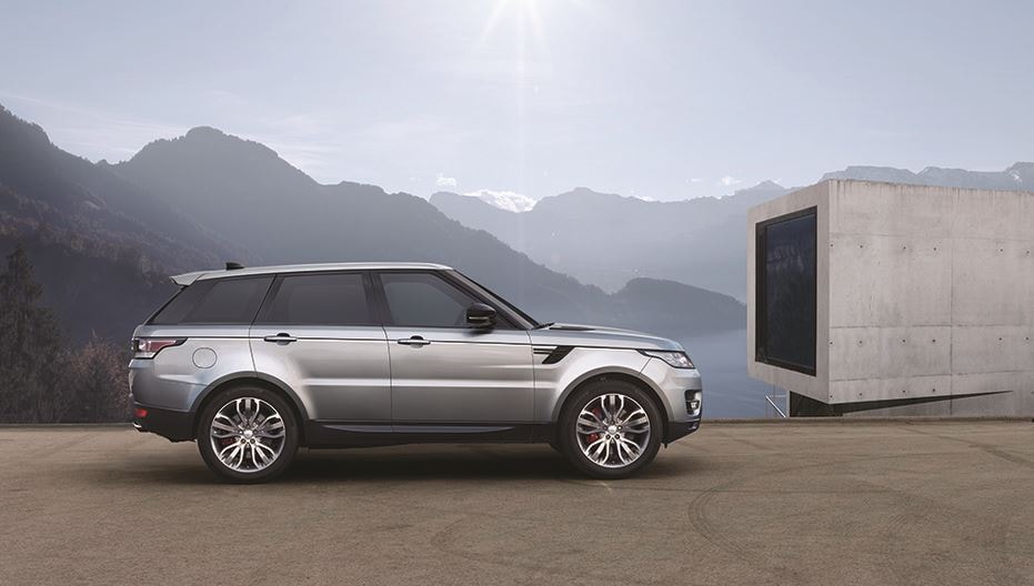 Range Rover Sport, debuttano i 4 cilindri 2.0