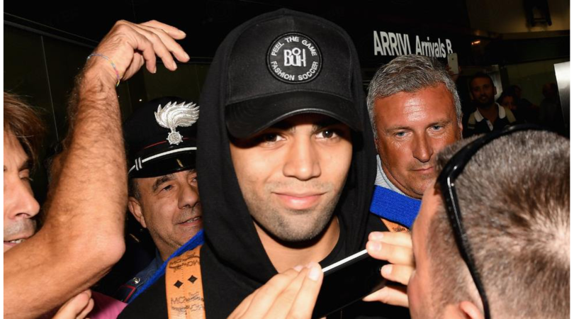 Calciomercato Inter: le immagini dell'arrivo di Gabigol a Malpensa
