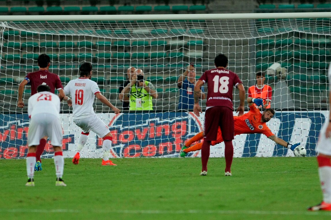 Serie B: trionfano Benevento, Verona e Carpi, male il Bari, pareggia la Pro Vercelli