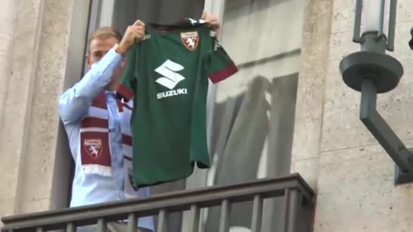 Torino, il saluto di Hart ai tifosi