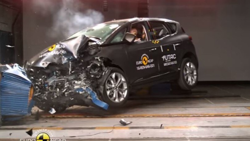 Nuova Renault Scénic, 5 stelle ai crash test