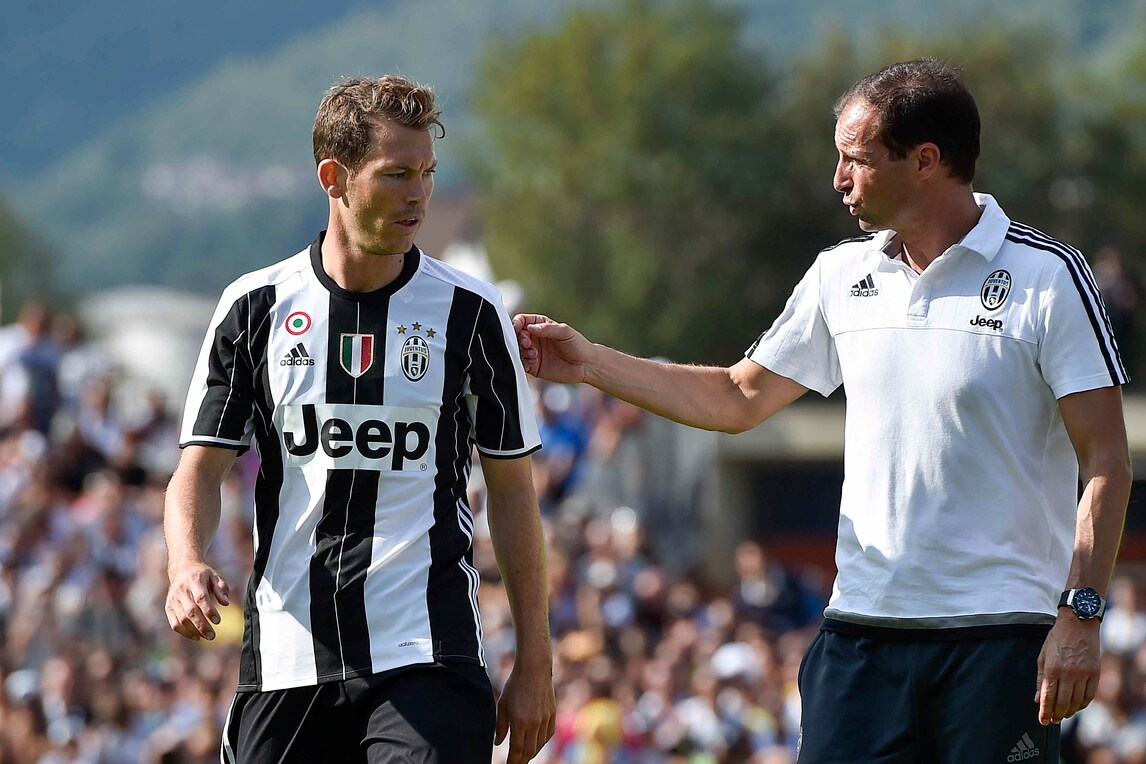 La Juventus punisce Lichtsteiner: fuori dalla lista Uefa