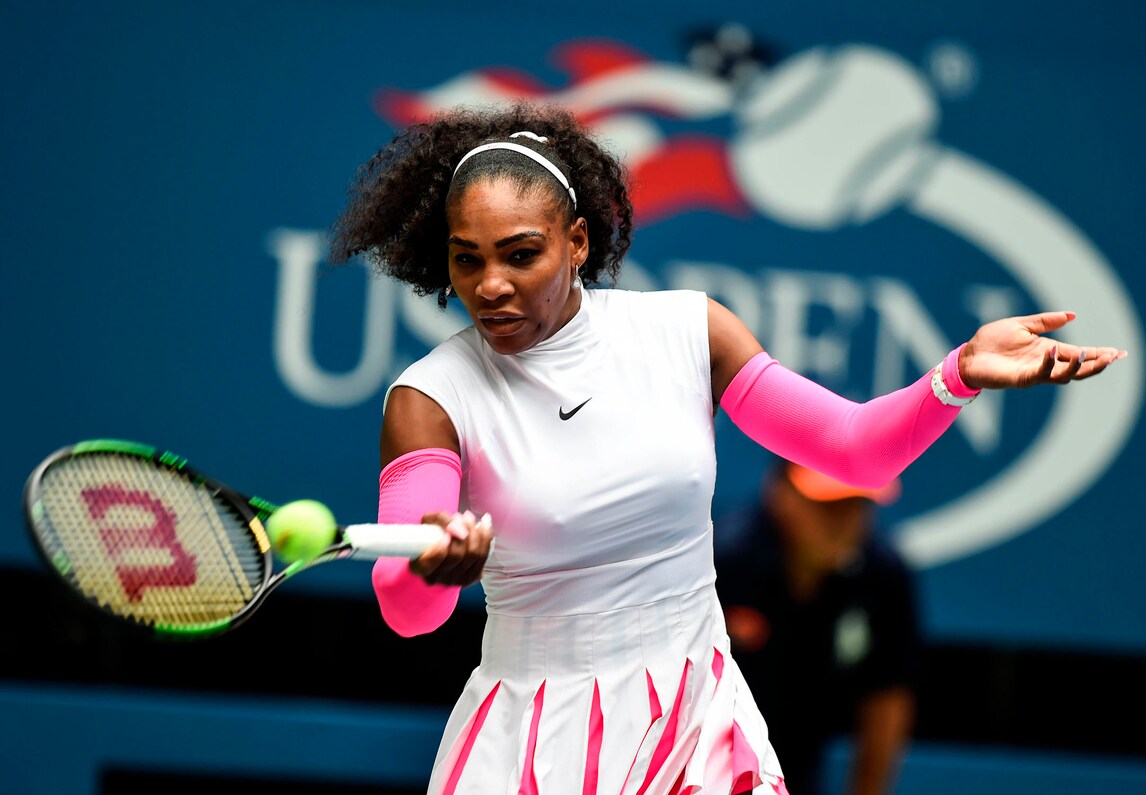 Serena Williams, il look agli Us Open è fucsia