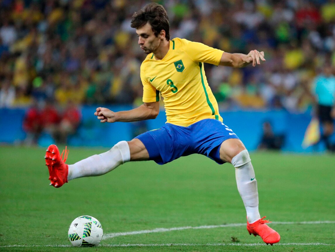 Calciomercato Milan, a gennaio regista e Rodrigo Caio