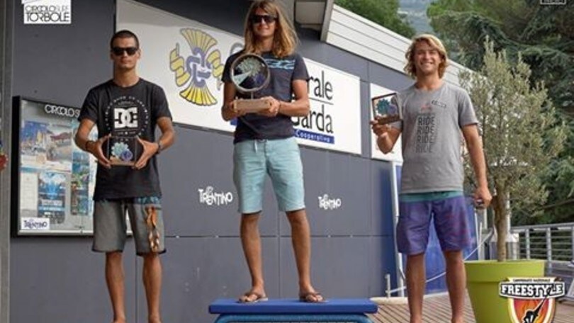 Lo spettacolo del windsurf sul Garda