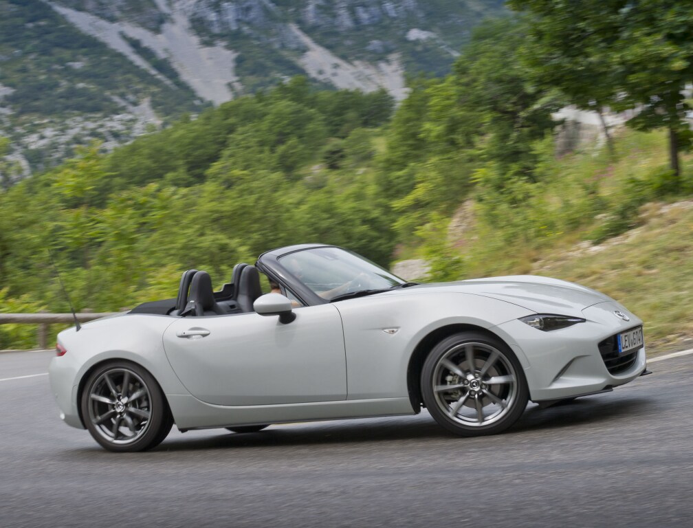 Mazda MX-5, nostalgia canaglia: la prova