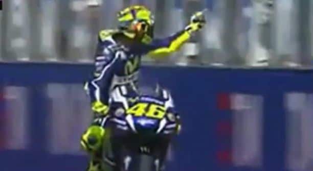 MotoGp, Rossi infuriato con Aleix Espargaro: «Doveva spostarsi»