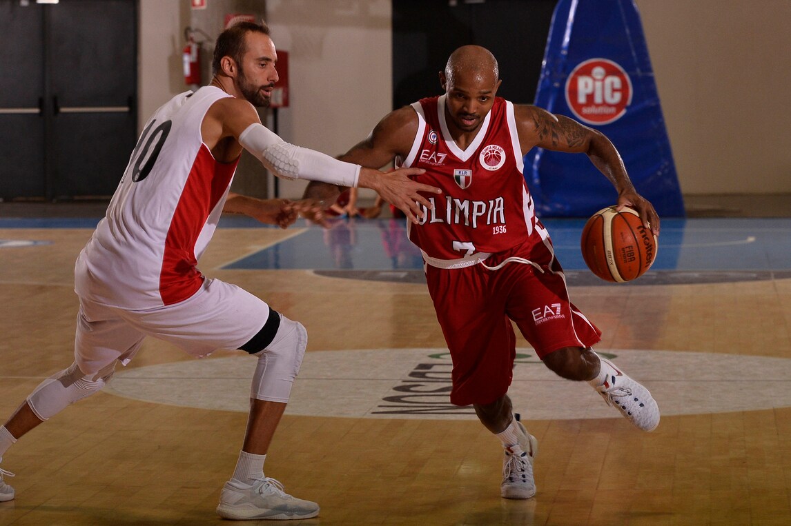 Basket Serie A, Milano: top Hickman e Gentile