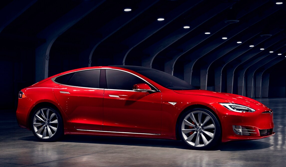 Tesla aggiorna l'Autopilot, ora è più sicuro